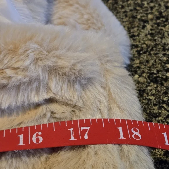 The Impeccable Pig Open Front Cream Faux Fur Vest Ultra Soft Women's S - Picture 14 of 15